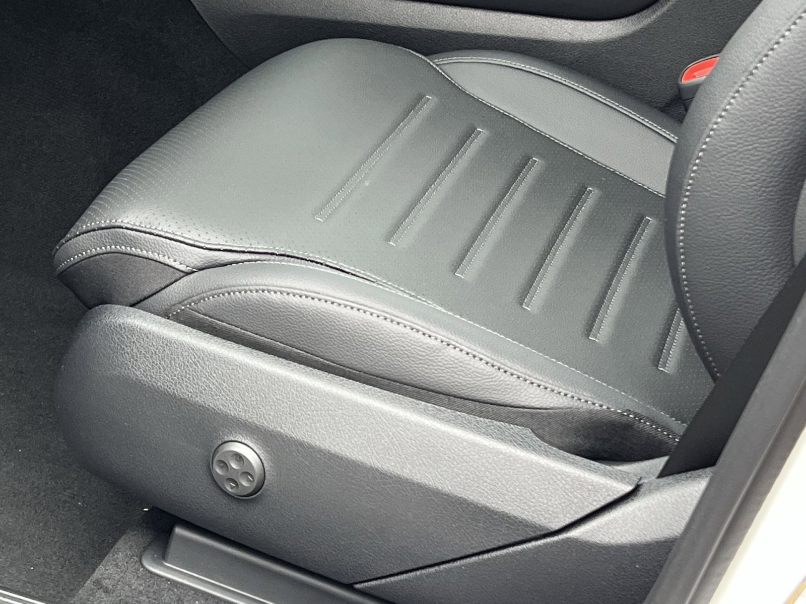 New 2026 Mercedes-Benz GLC 300 4MATIC image 12