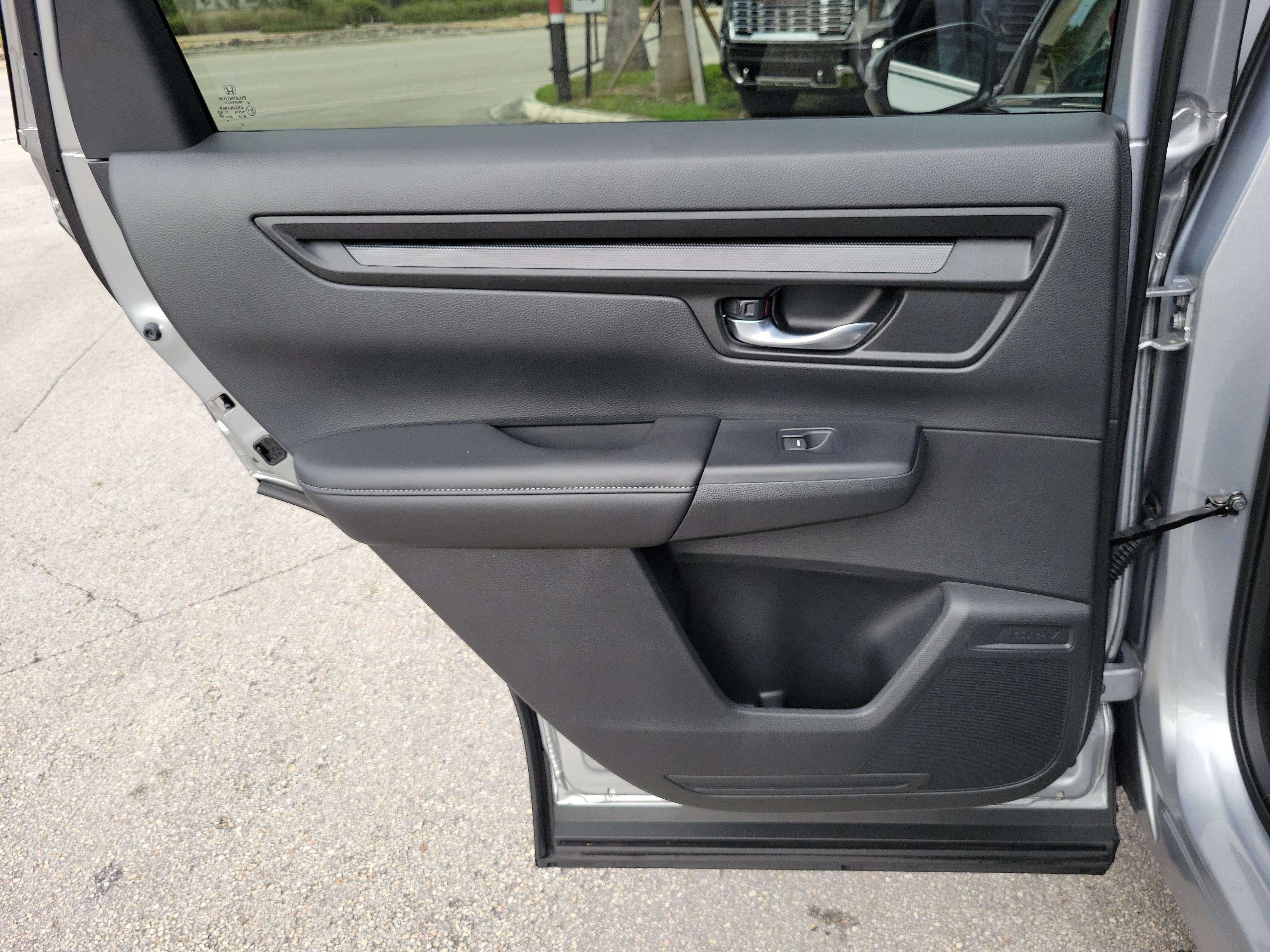 Used 2025 Honda CR-V LX image 24