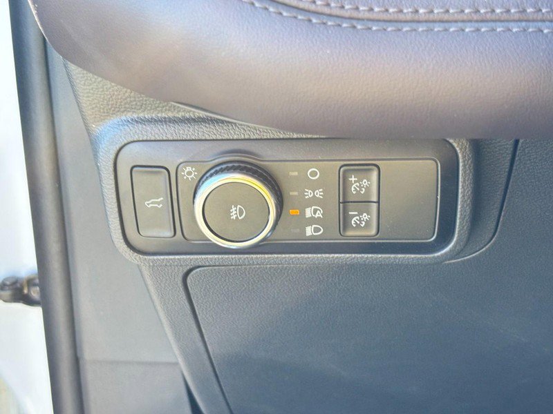 Used 2025 Ford Explorer Platinum w/ LUX Leather Package image 18