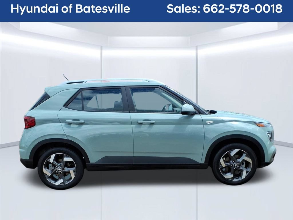 Used 2025 Hyundai Venue SEL FWD image 6