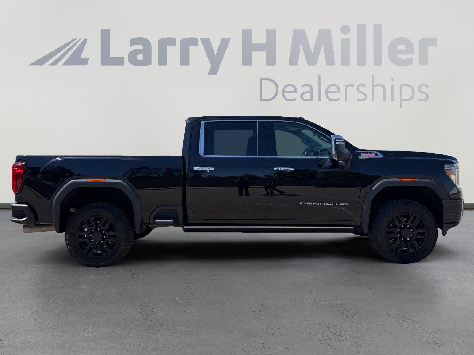 Used 2021 GMC Sierra 2500 Denali w/ Denali Black Diamond Edition AWD/4WD image 7