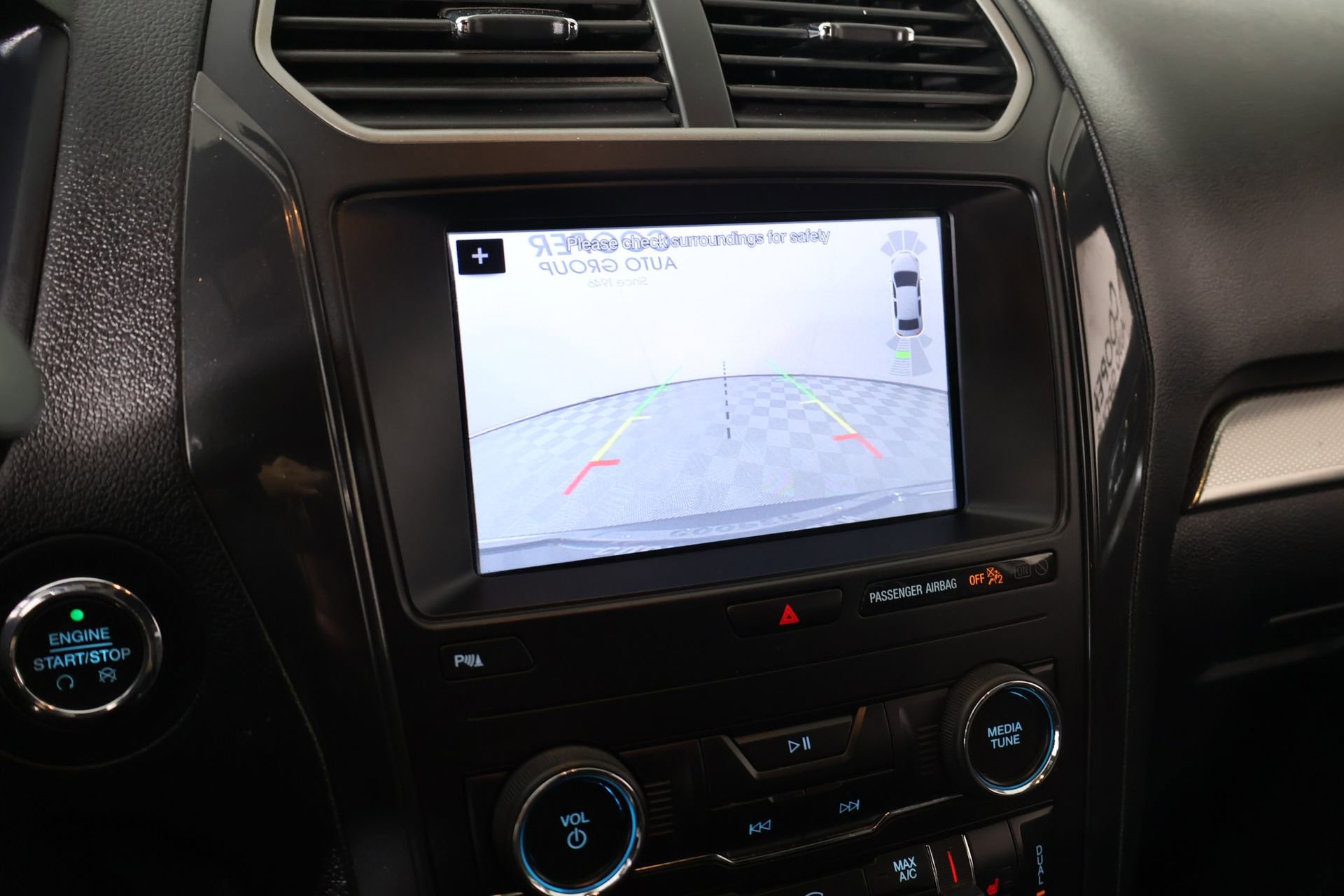 Used 2019 Ford Explorer XLT w/ Equipment Group 202A FWD image 6