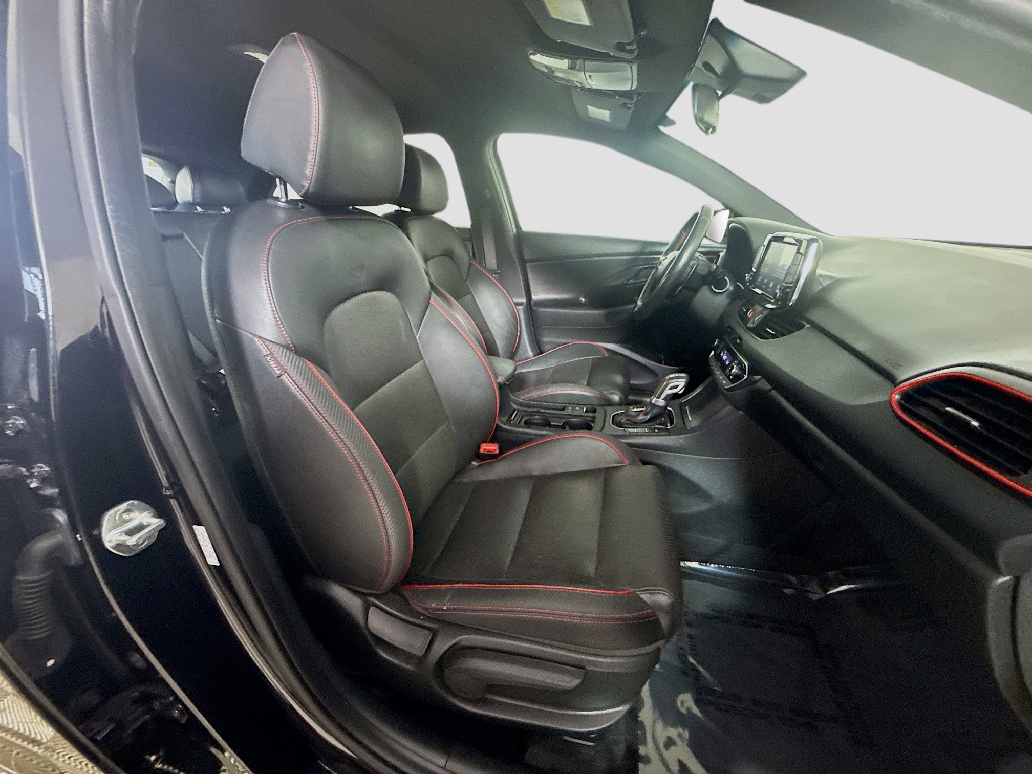 Used 2020 Hyundai Elantra GT N Line image 29