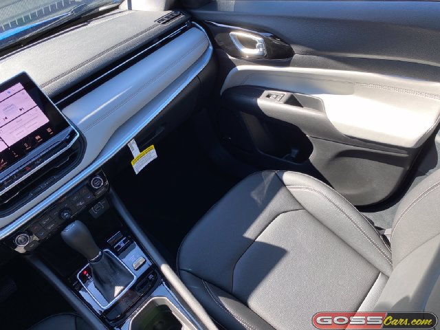 New 2026 Jeep Compass Limited w/ Sun, Sound & Navigation Group AWD/4WD image 17