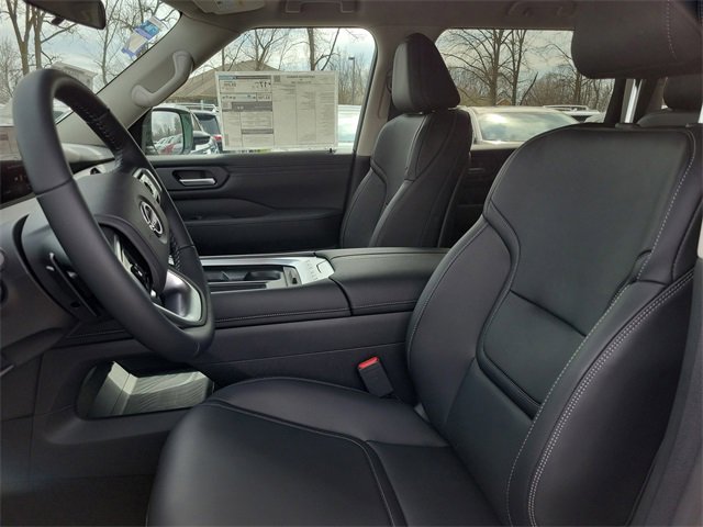 New 2025 Nissan Armada SV image 5