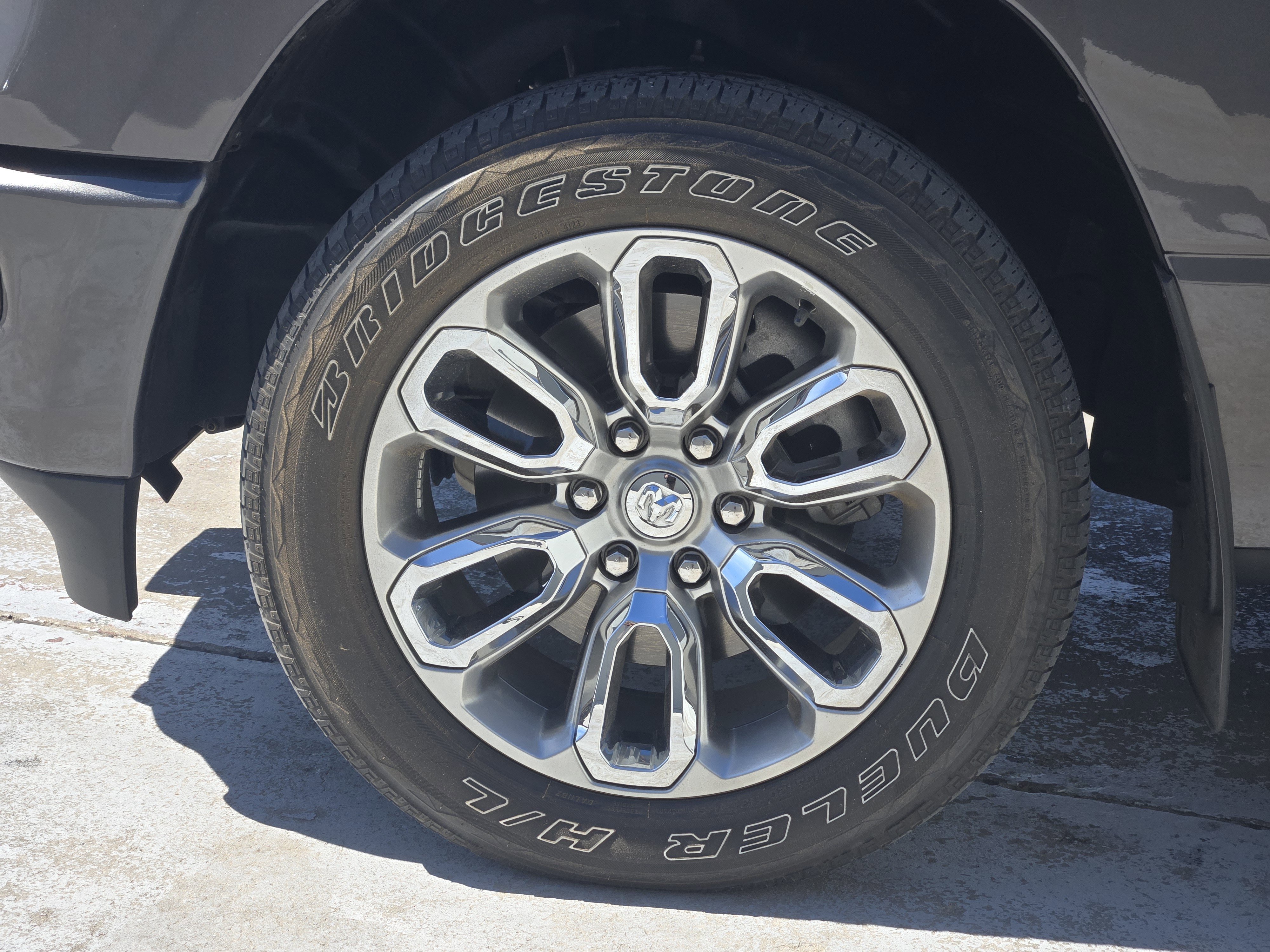 Used 2024 RAM 1500 Laramie image 15