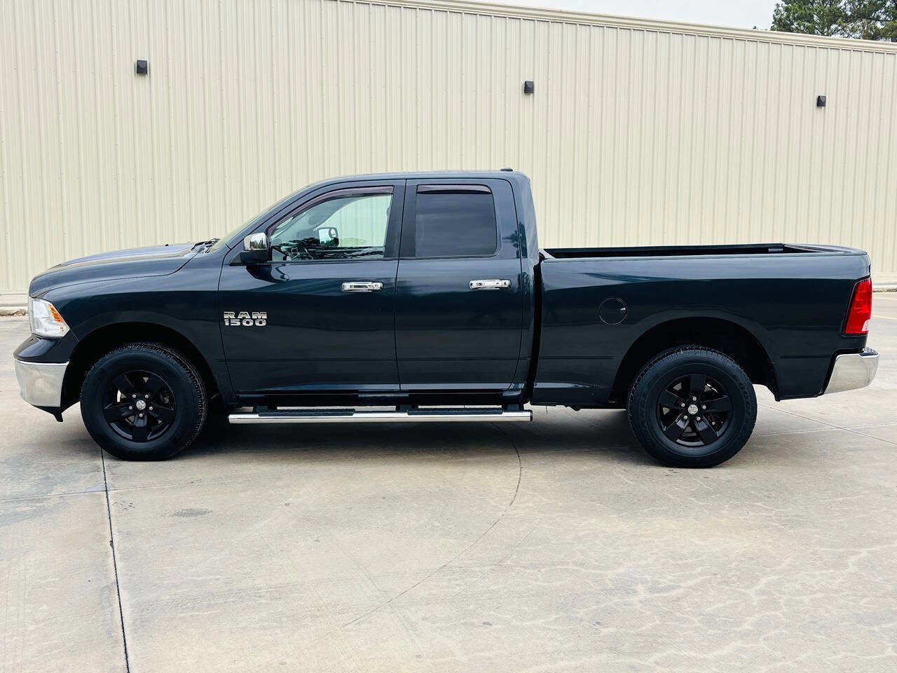 Used 2017 RAM 1500 Classic SLT image 11