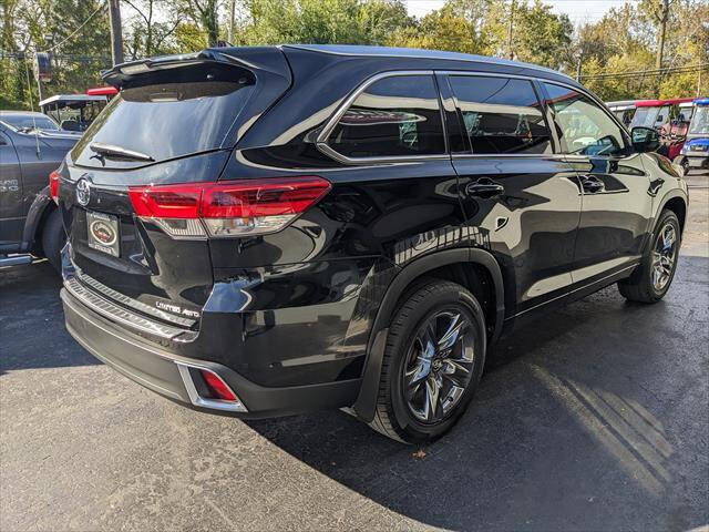 Used 2019 Toyota Highlander AWD V6 image 5