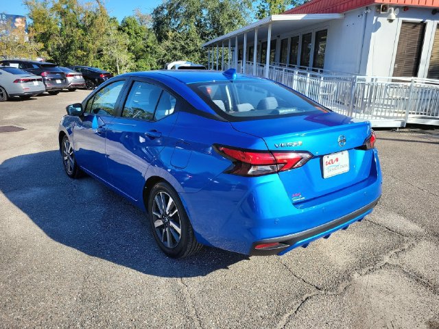 Used 2021 Nissan Versa SV FWD image 3