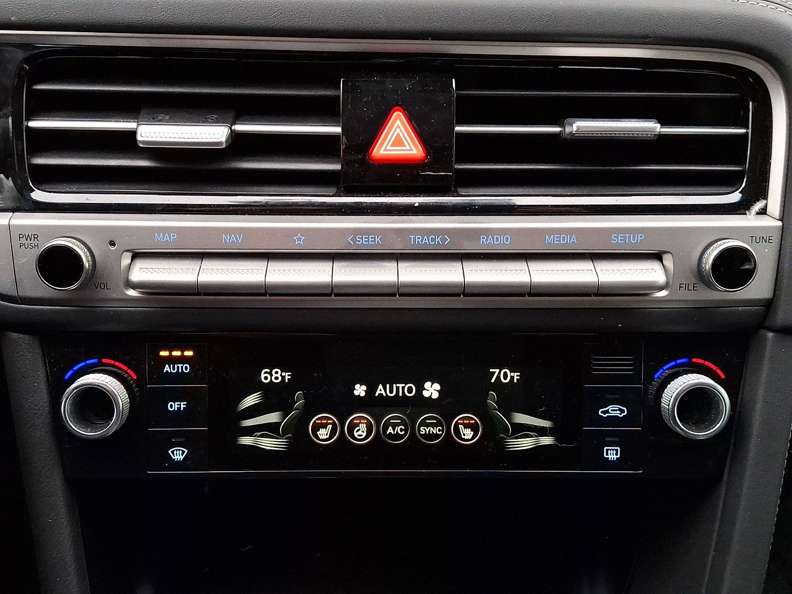 Certified 2026 Genesis G70 2.5T image 15