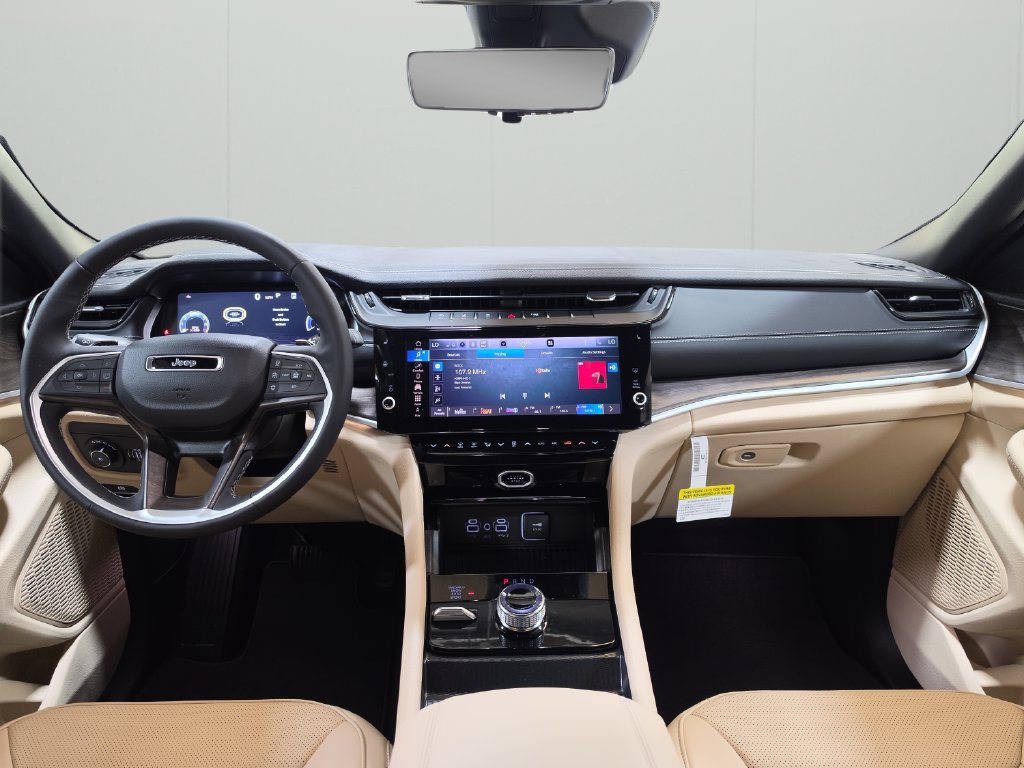 New 2027 Jeep Grand Cherokee Limited AWD/4WD image 19
