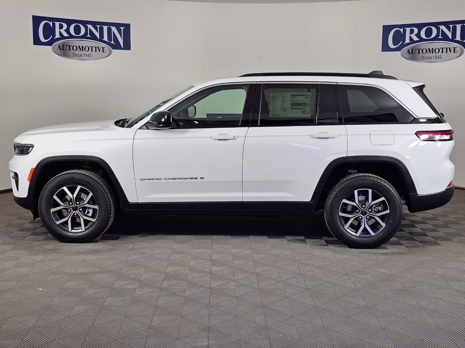 New 2027 Jeep Grand Cherokee Laredo X AWD/4WD image 31