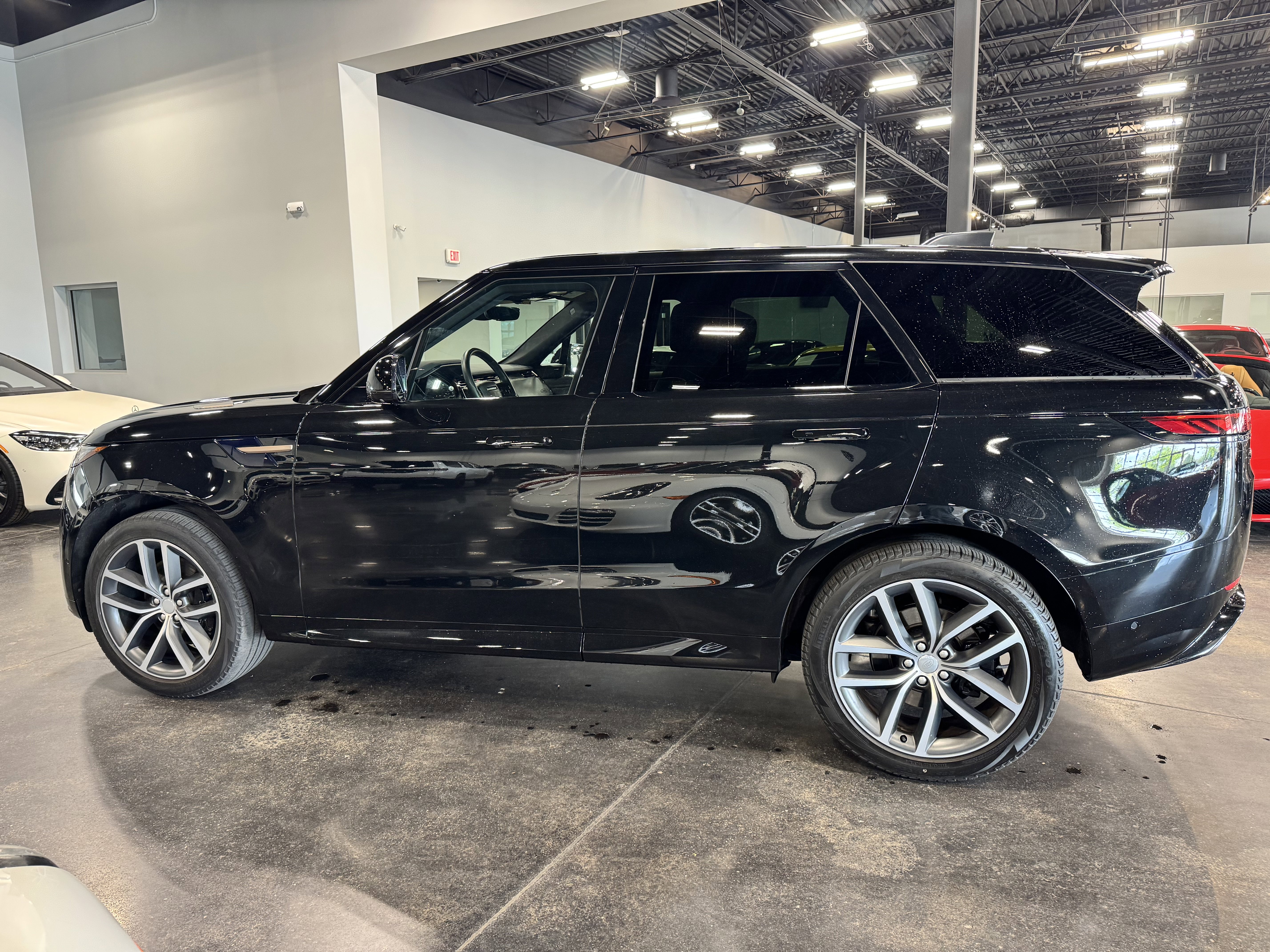 Used 2023 Land Rover Range Rover Sport SE Dynamic AWD/4WD image 6