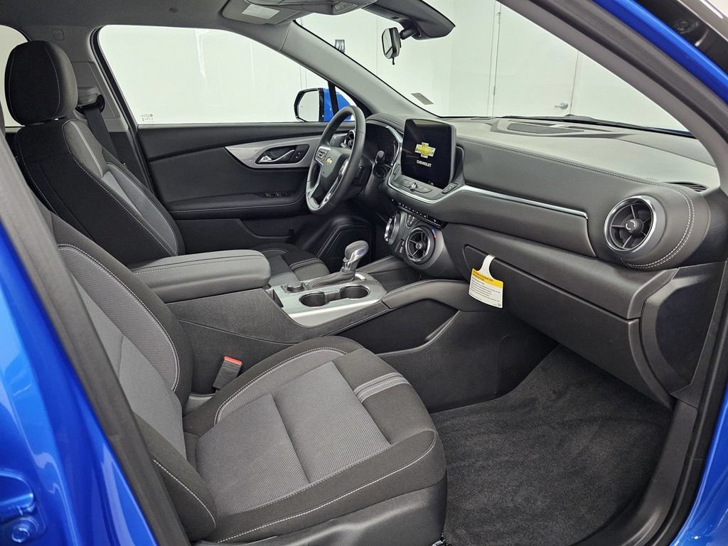 Used 2026 Chevrolet Blazer LT FWD image 23