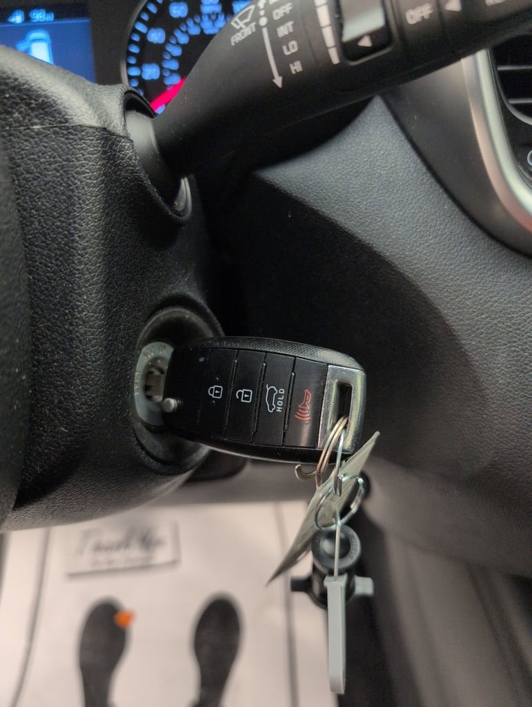 Used 2020 Kia Sorento LX FWD image 40