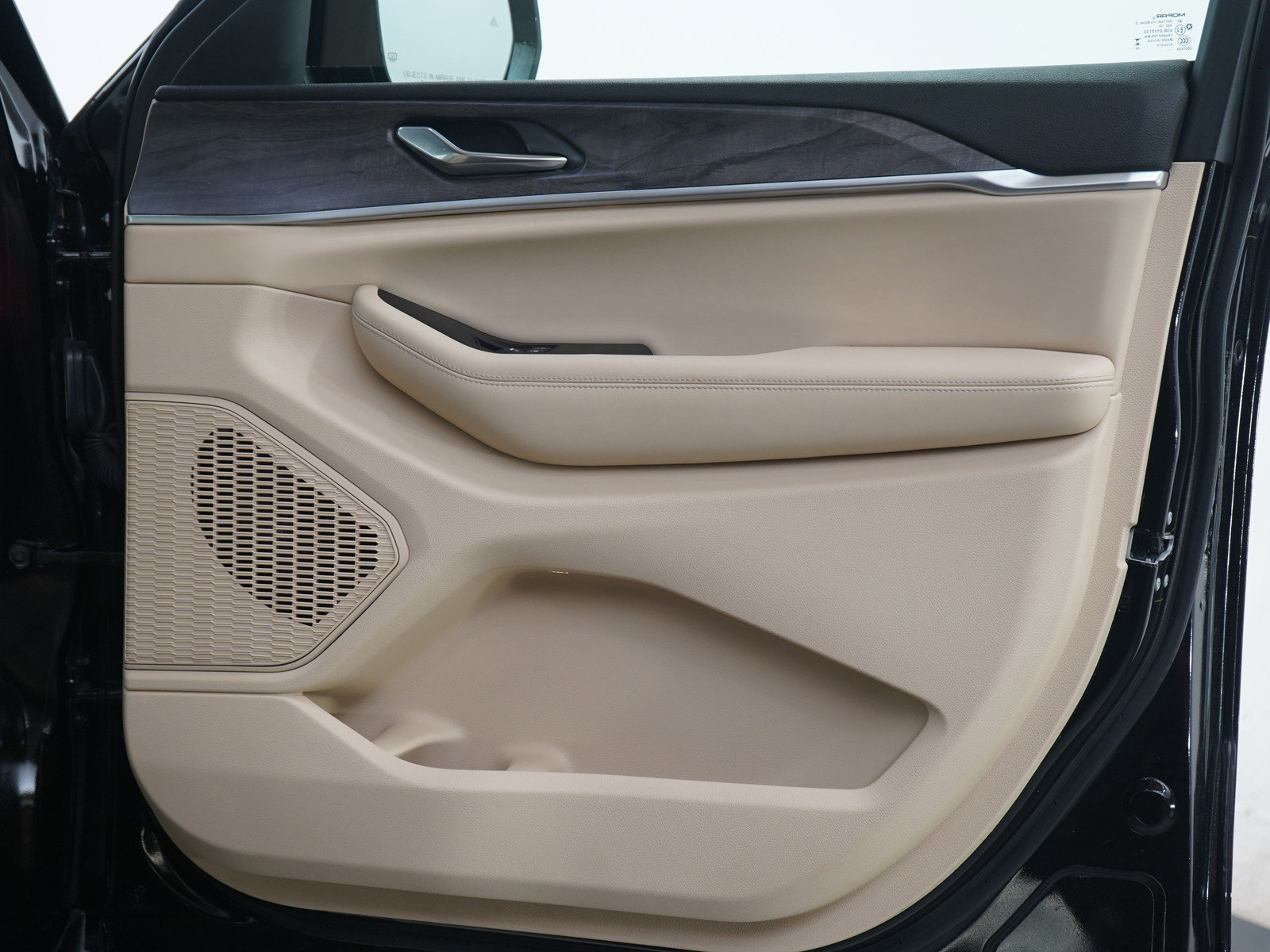 Used 2025 Jeep Grand Cherokee Limited AWD/4WD image 9
