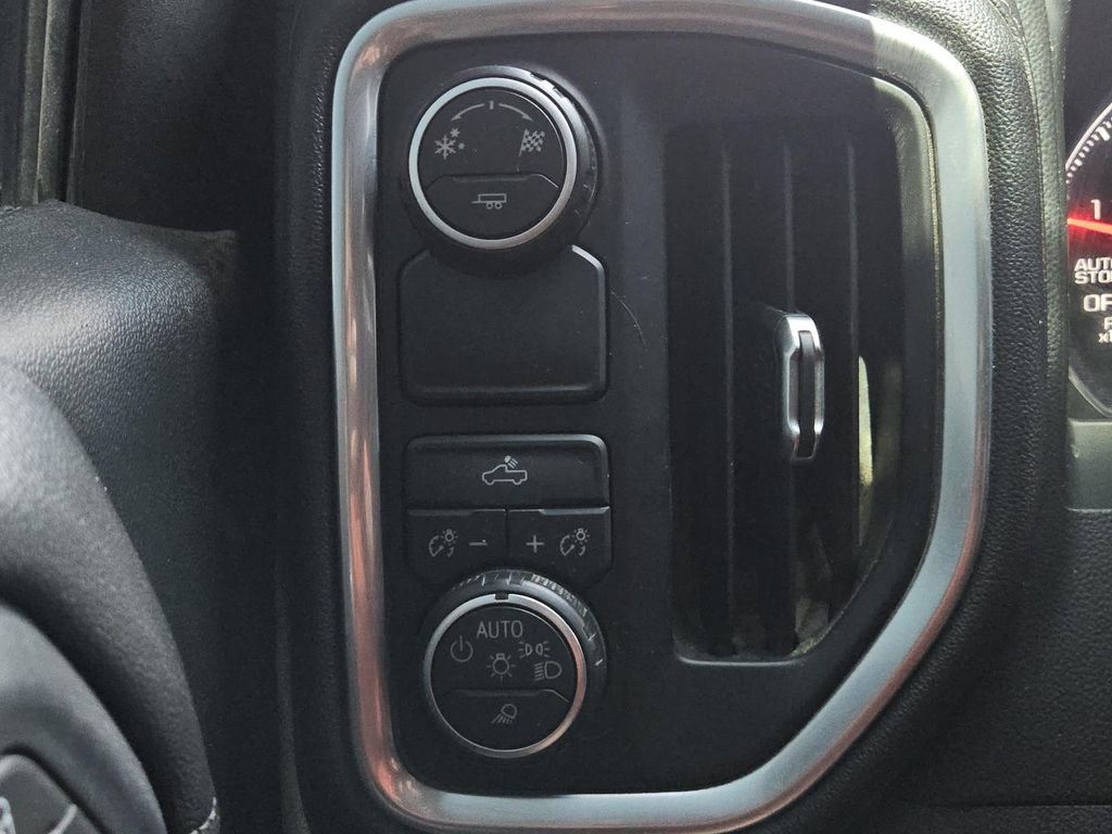 Used 2019 Chevrolet Silverado 1500 LT w/ Texas Edition image 18