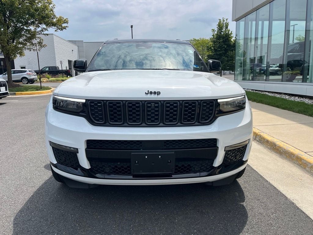 Used 2023 Jeep Grand Cherokee L Summit AWD/4WD image 2