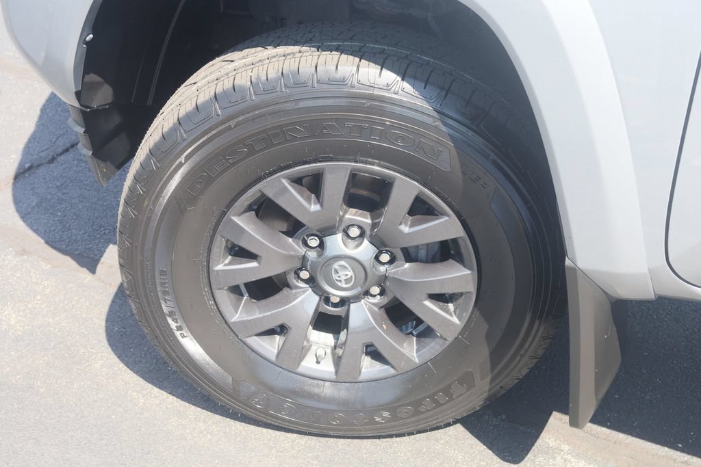 Certified 2021 Toyota Tacoma SR5 AWD/4WD image 29