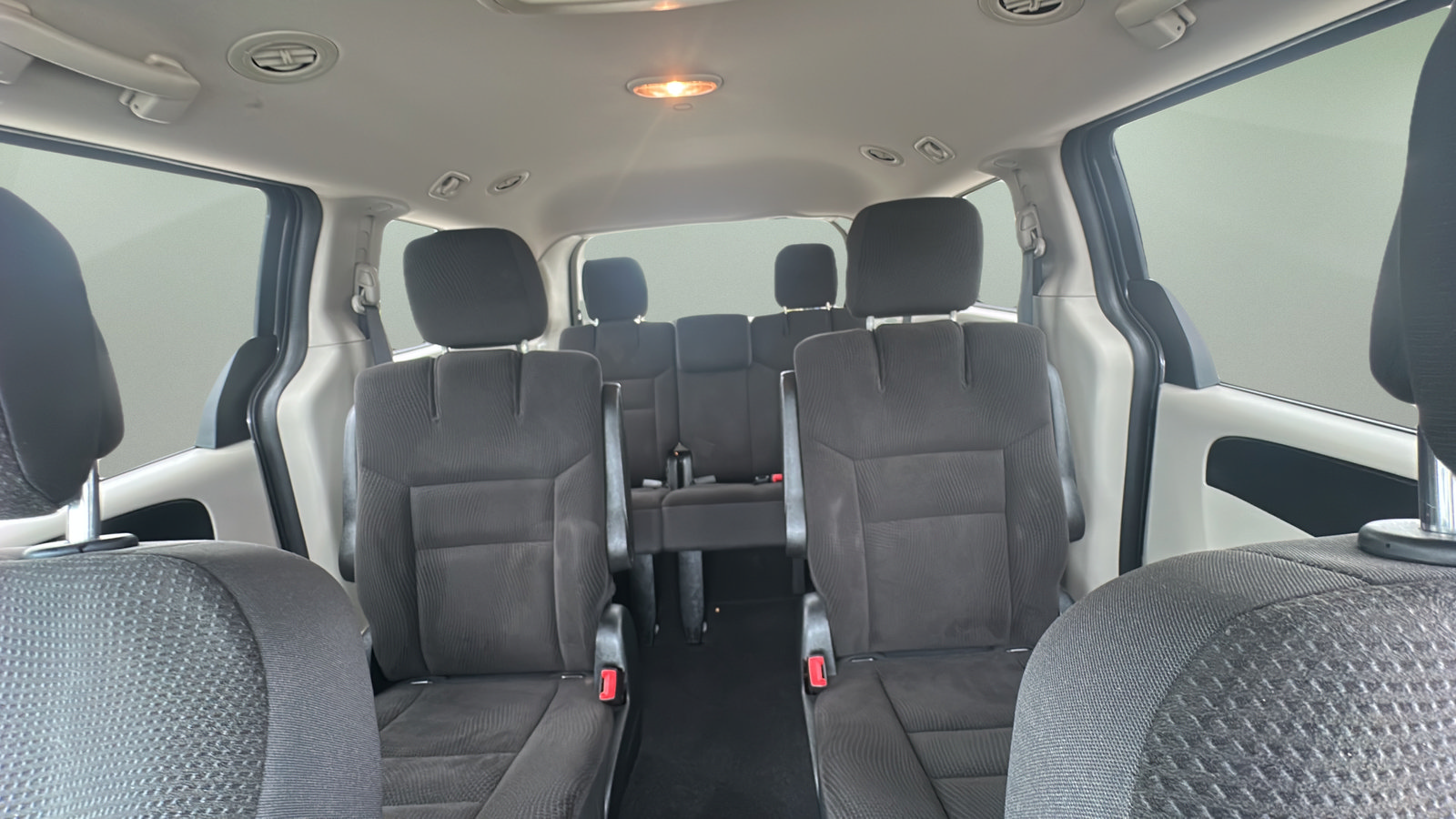 Used 2017 Dodge Grand Caravan SE w/ Power Window Group FWD image 18