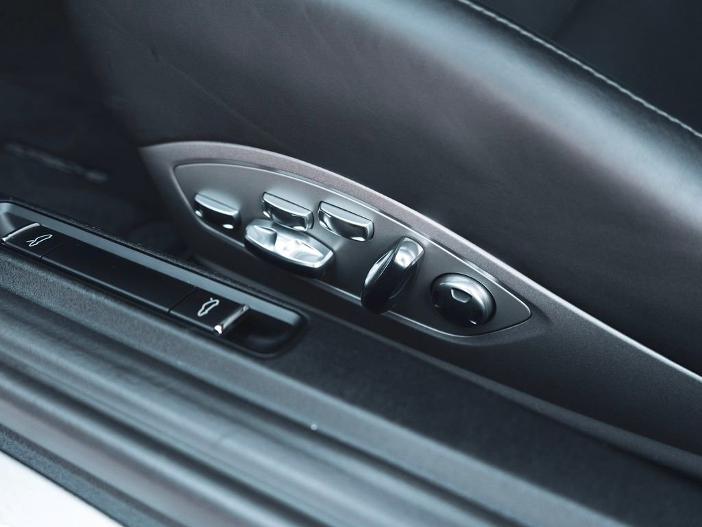 Used 2017 Porsche 911 Turbo S image 28