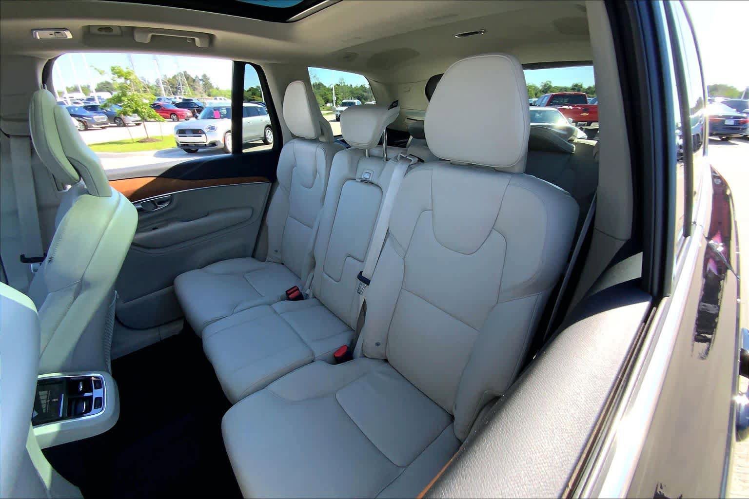 Used 2021 Volvo XC90 T6 Momentum w/ Advanced Package AWD/4WD image 20
