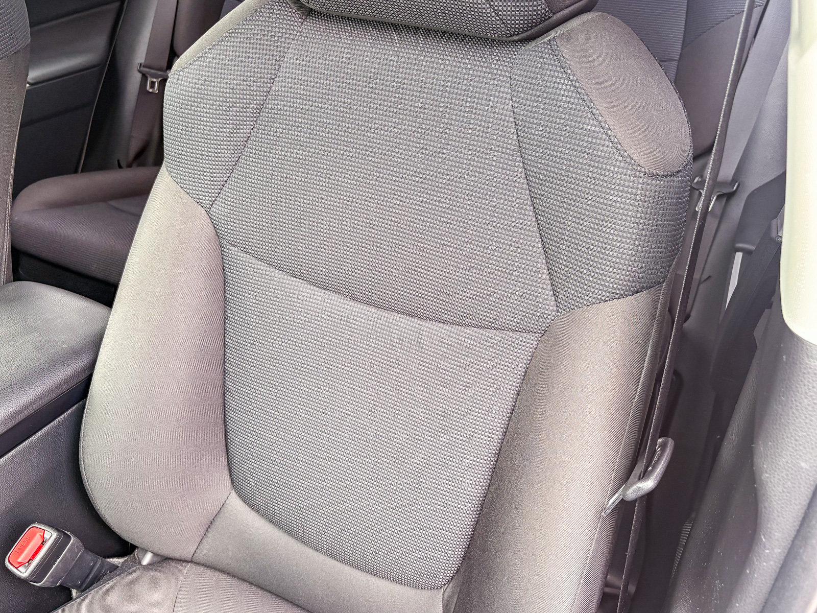 Certified 2025 Toyota RAV4 LE AWD/4WD image 27