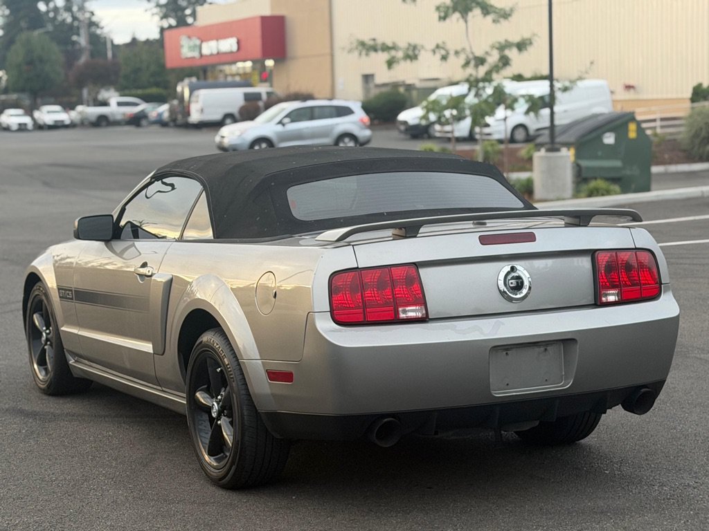 Used 2009 Ford Mustang GT RWD image 10