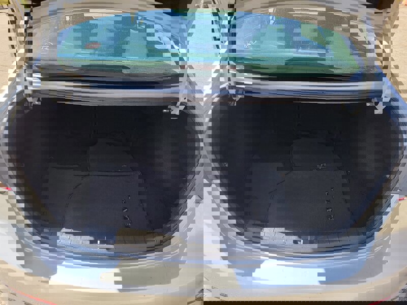 Used 2017 Hyundai Elantra SE image 8