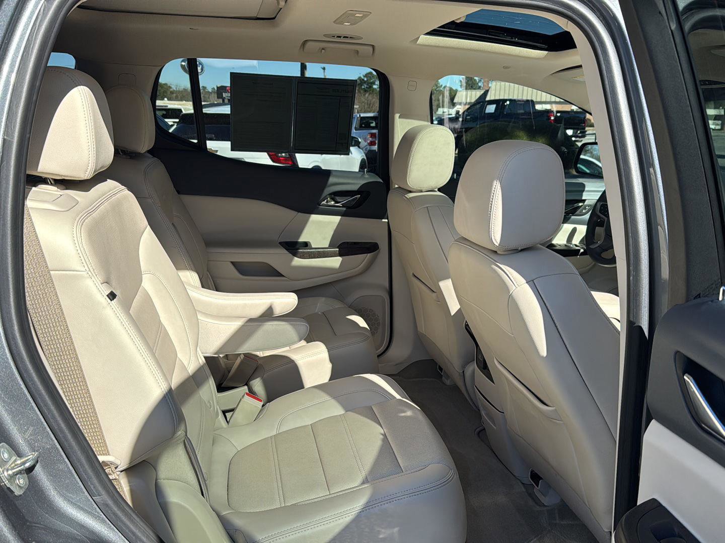 Certified 2022 GMC Acadia Denali w/ Denali Ultimate Package image 11