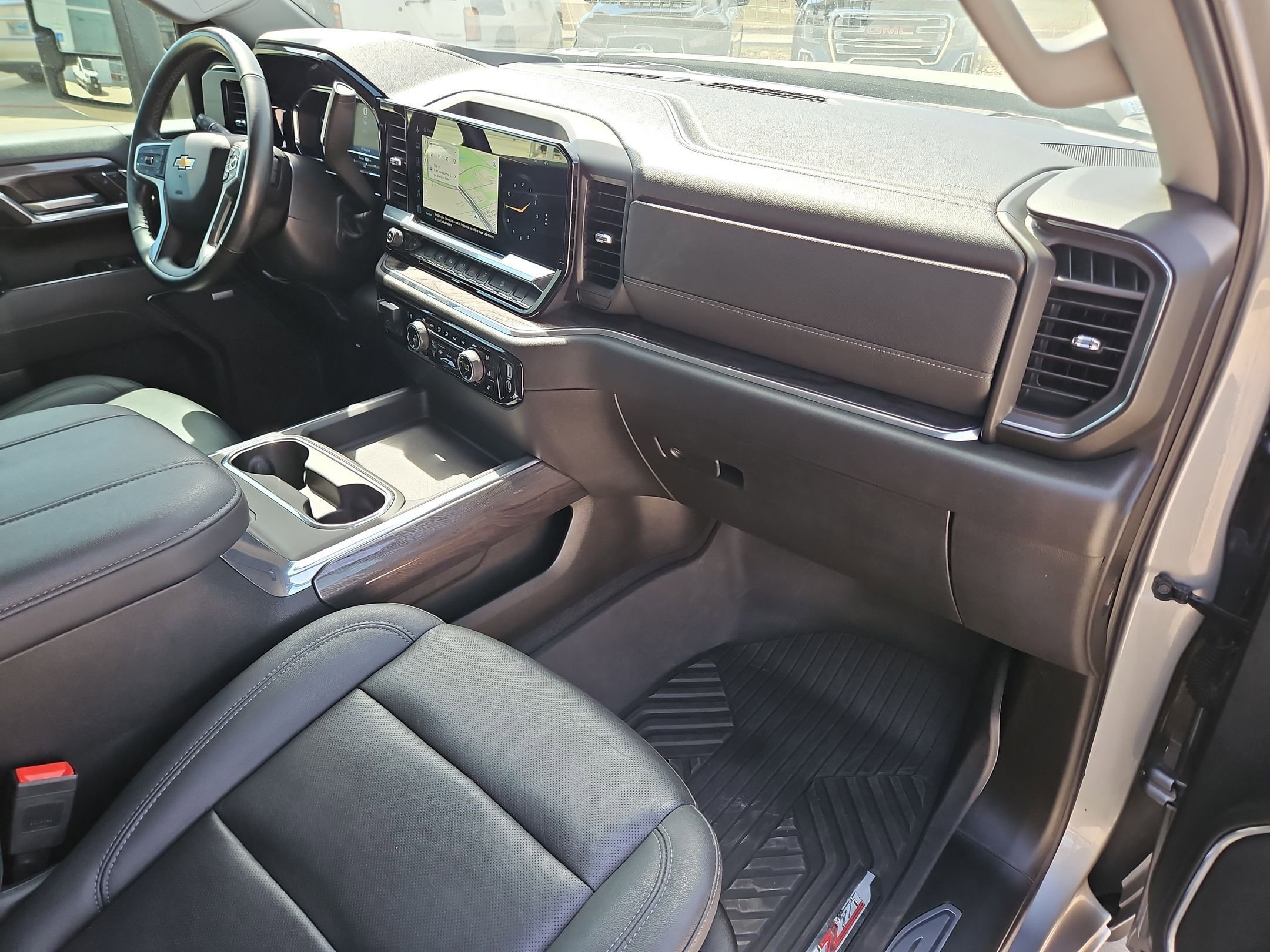 Certified 2024 Chevrolet Silverado 2500 LTZ w/ LTZ Convenience Package image 30