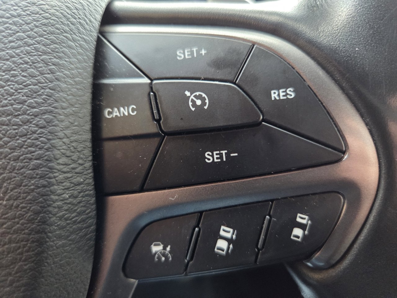 Used 2020 Jeep Grand Cherokee Limited X image 25