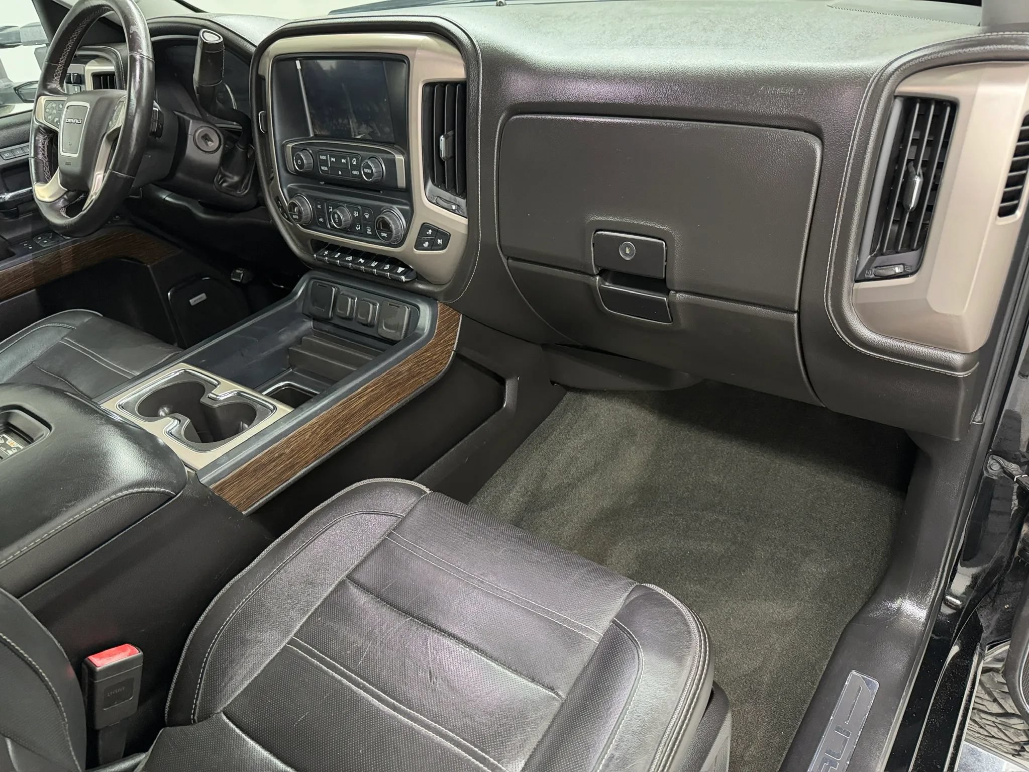 Used 2018 GMC Sierra 2500 Denali w/ Duramax Plus Package AWD/4WD image 60
