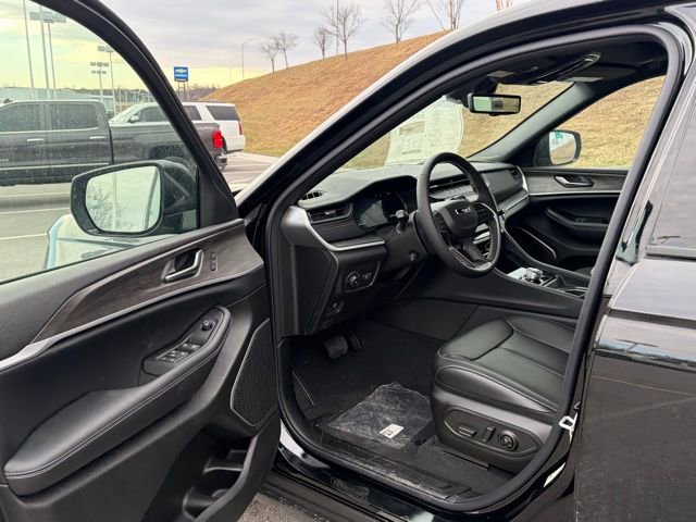 New 2026 Jeep Grand Cherokee Limited w/ Luxury Tech Group II image 15