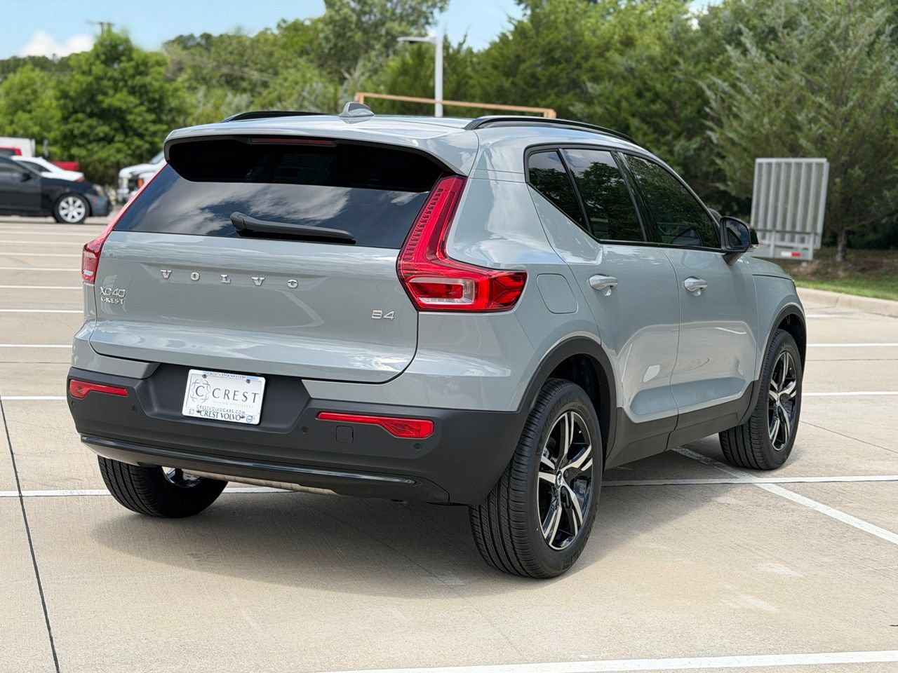 New 2026 Volvo XC40 B4 Core w/ Climate Package FWD image 6