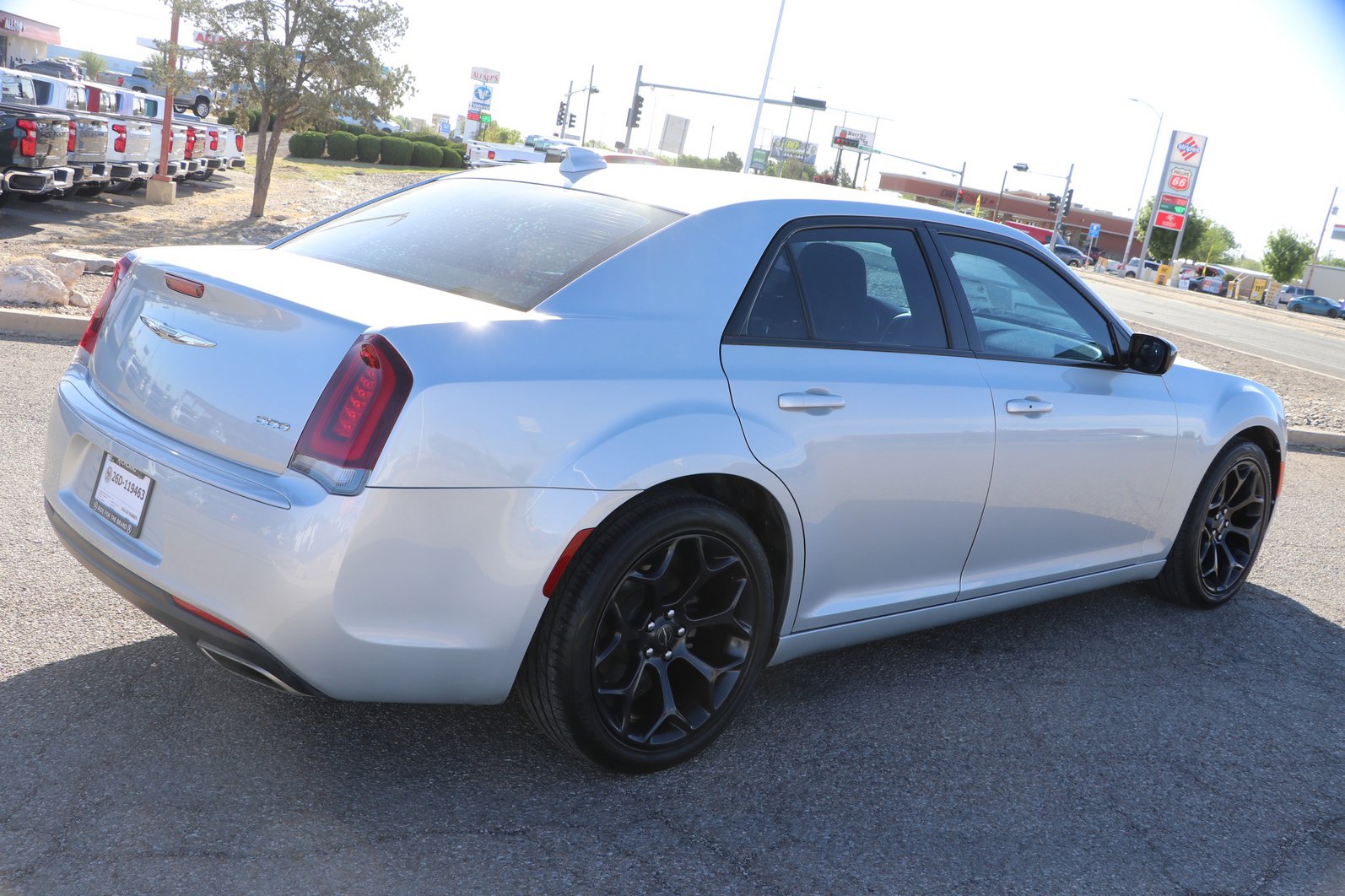 Used 2019 Chrysler 300 Touring w/ Sport Appearance Package RWD image 7