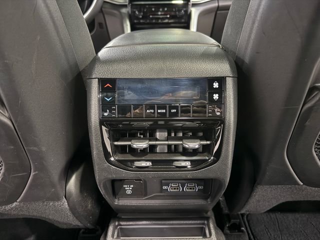 Used 2024 Jeep Grand Cherokee L Limited w/ Luxury Tech Group II image 28