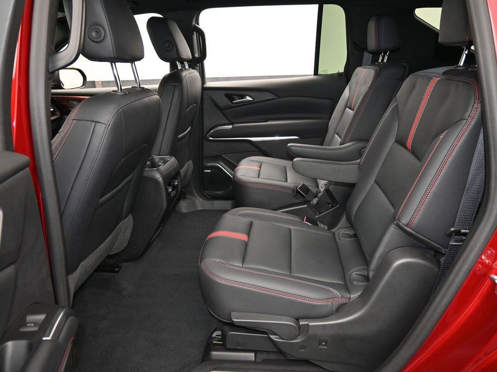 Used 2024 Chevrolet Traverse RS image 43