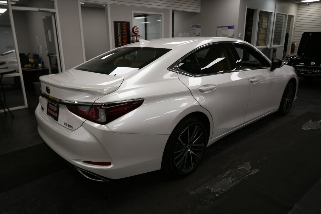 Used 2025 Lexus ES 350 w/ Premium Package image 8