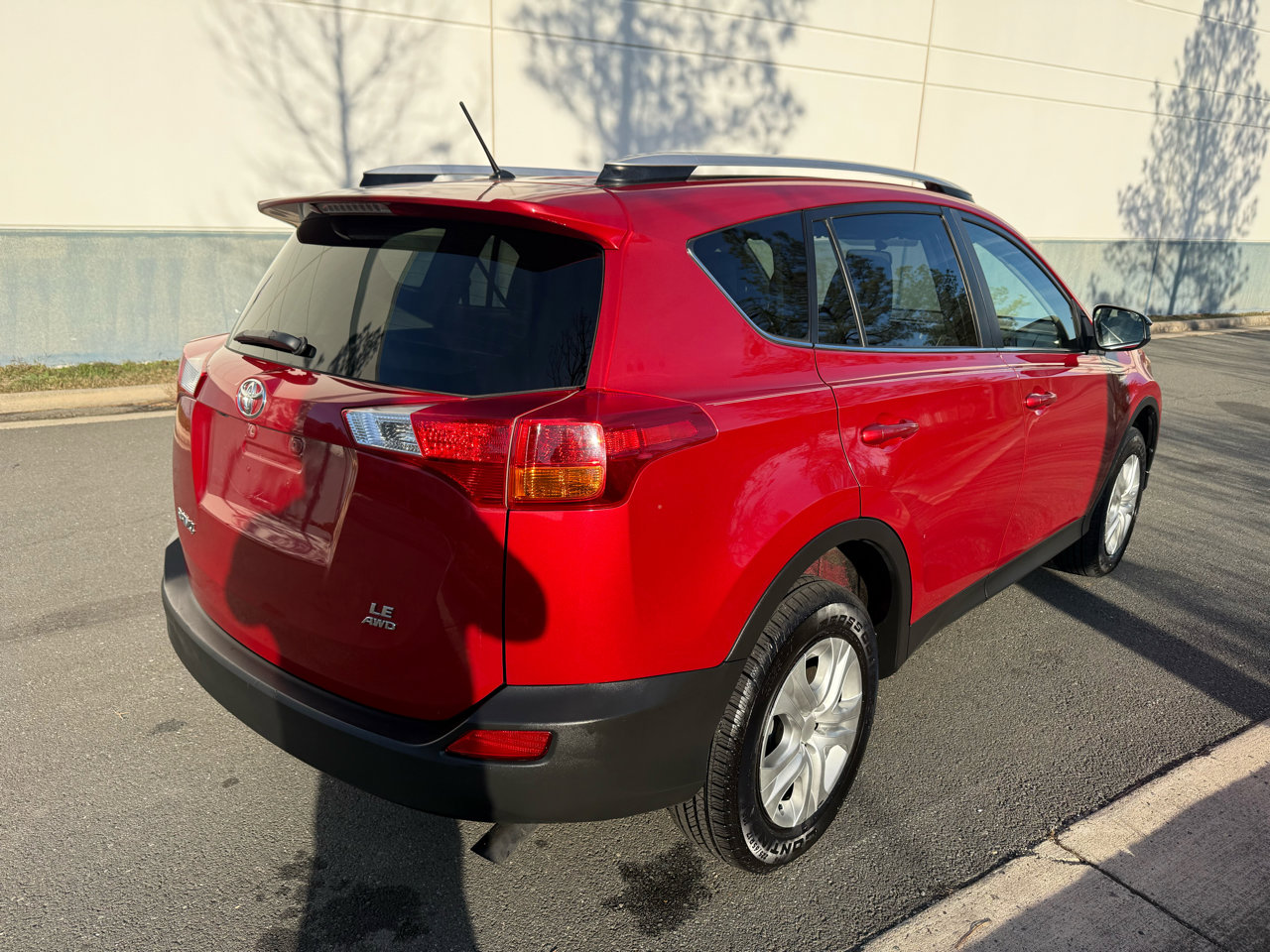Used 2013 Toyota RAV4 LE image 4