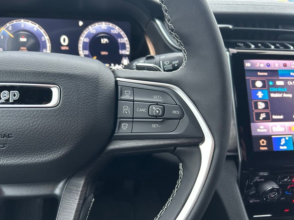 New 2025 Jeep Grand Cherokee Limited image 10