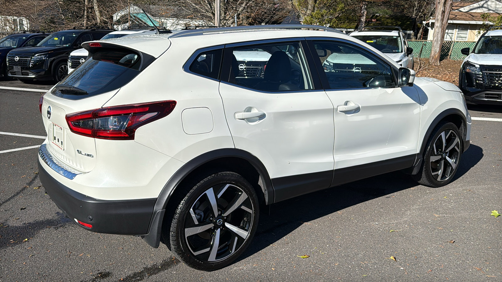 Certified 2022 Nissan Rogue Sport SL w/ Premium Package AWD/4WD image 27