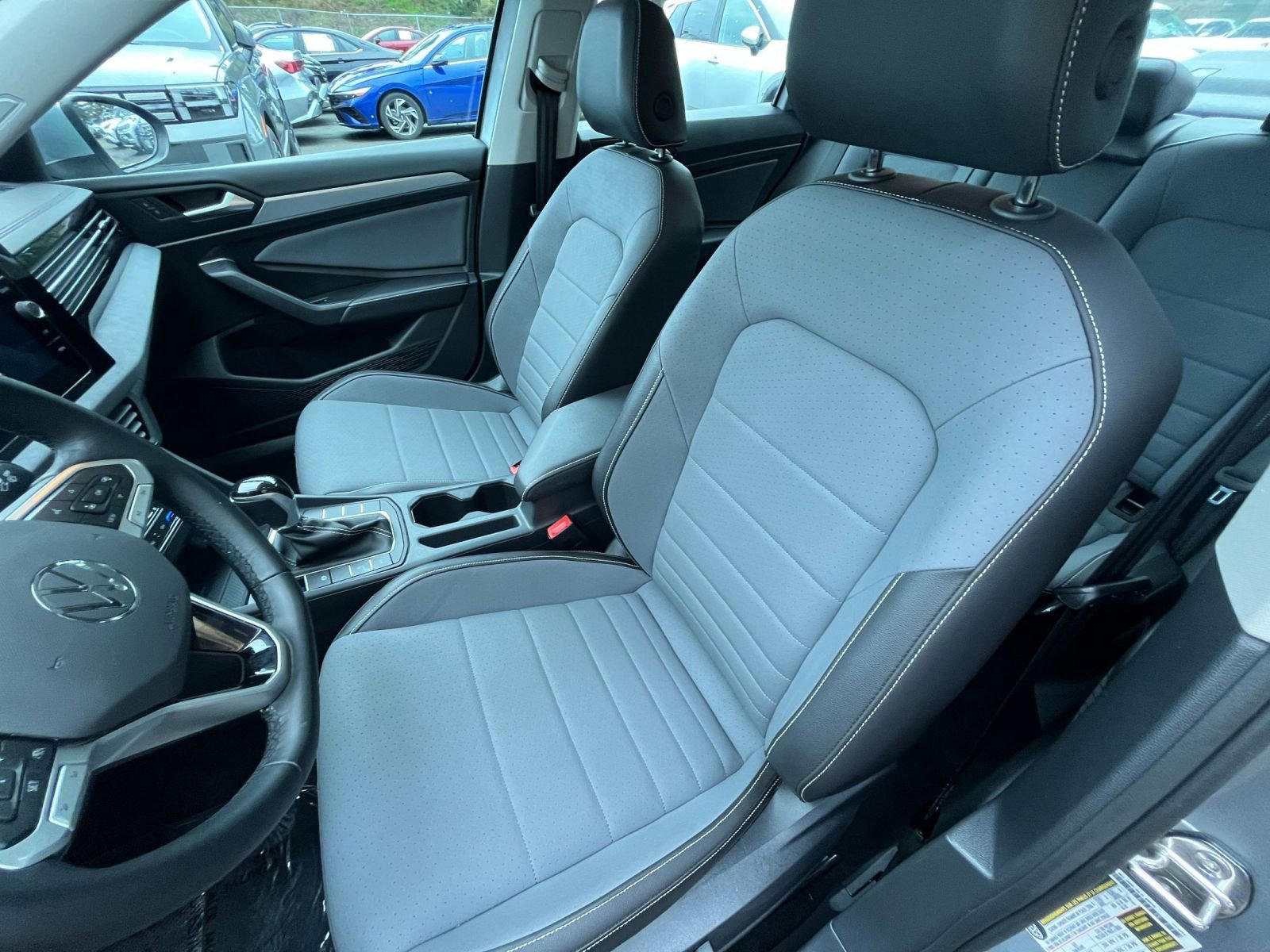 Used 2025 Volkswagen Jetta SE image 39