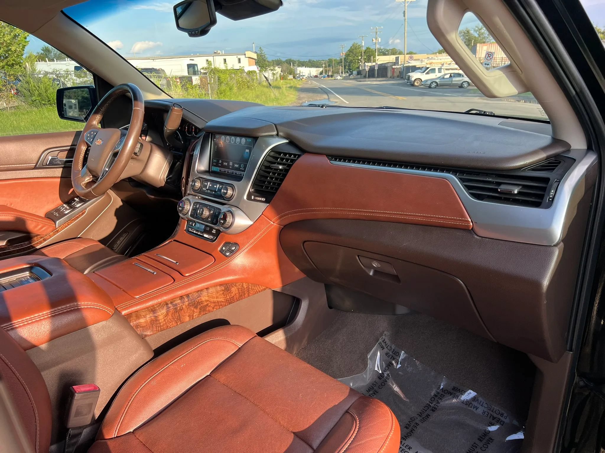 Used 2020 Chevrolet Tahoe Premier AWD/4WD image 16