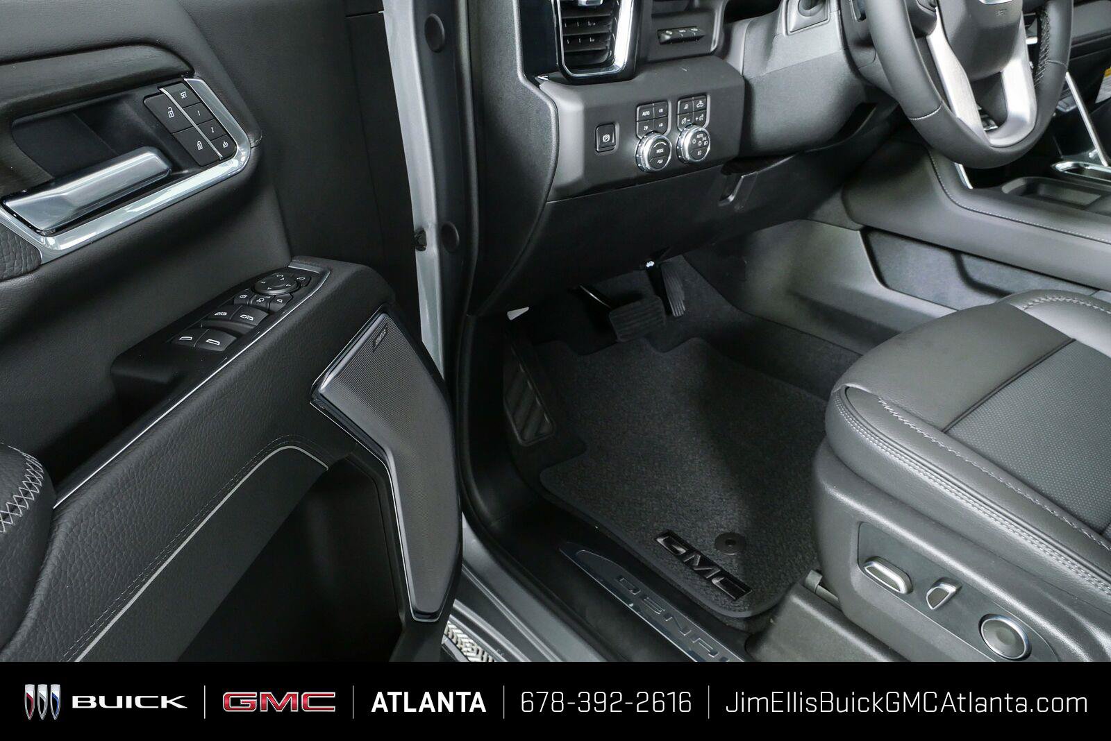 New 2026 GMC Sierra 2500 Denali w/ Denali Reserve Package AWD/4WD image 9