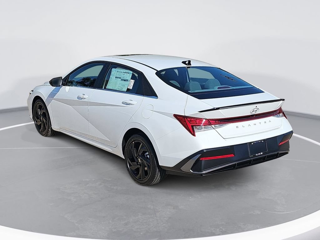 New 2026 Hyundai Elantra SEL Sport Premium FWD image 7