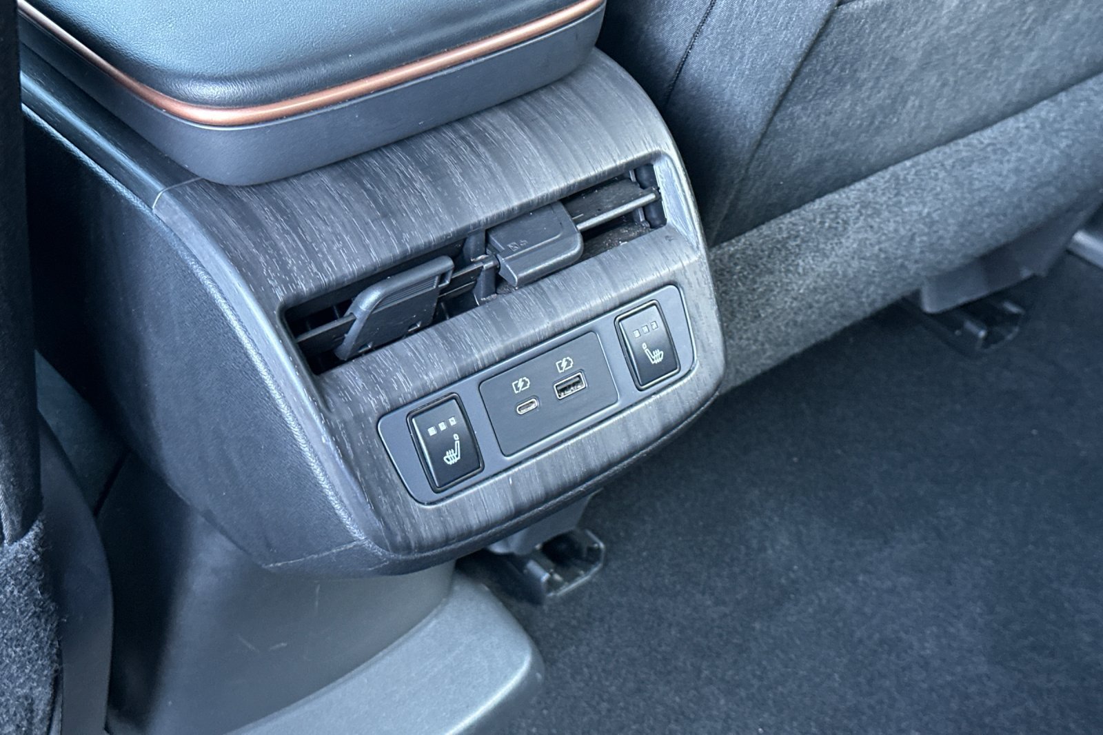 Certified 2024 Nissan Ariya AWD image 43