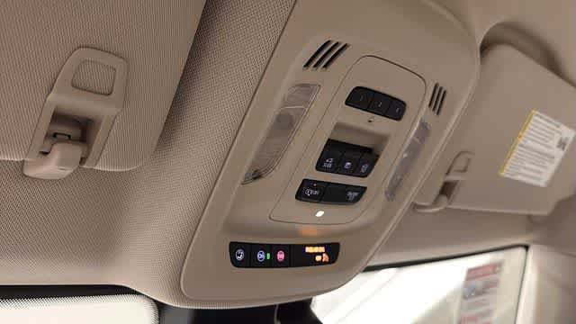 Used 2023 Buick Envision Avenir AWD/4WD image 7
