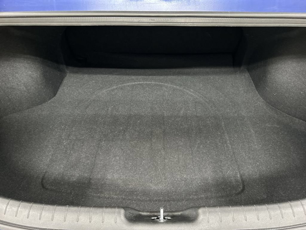 Used 2023 Hyundai Elantra SE FWD image 21