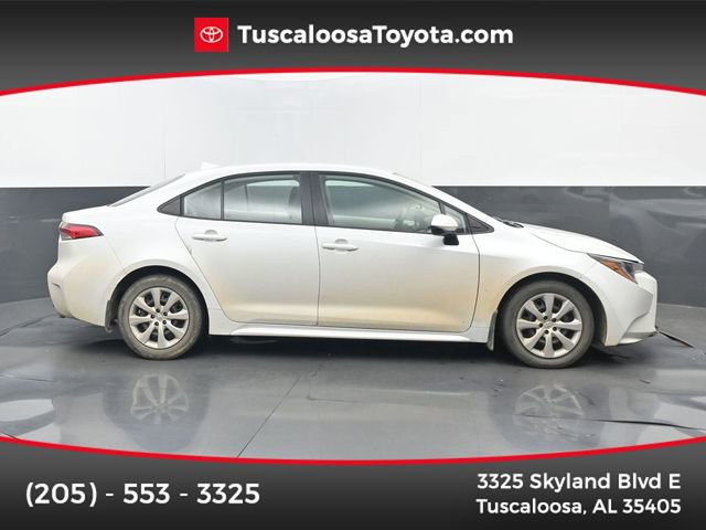 Used 2025 Toyota Corolla LE FWD image 1